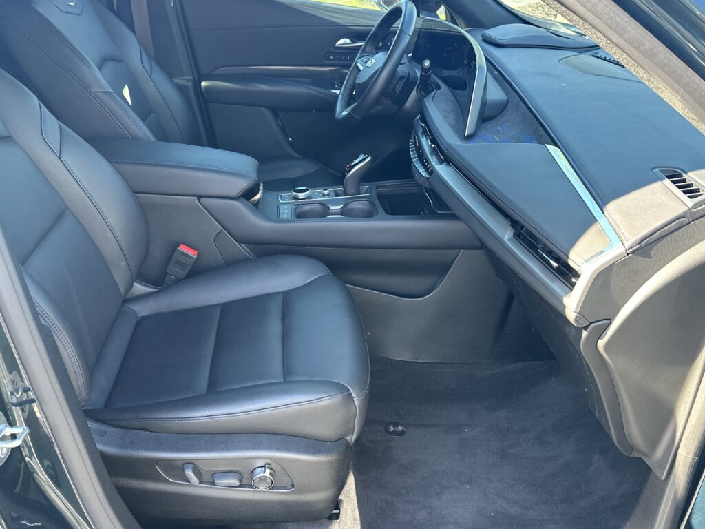 2024 Cadillac XT4 AWD Sport