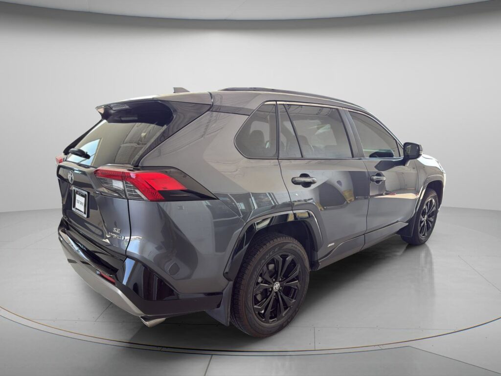 2022 Toyota RAV4 Hybrid SE