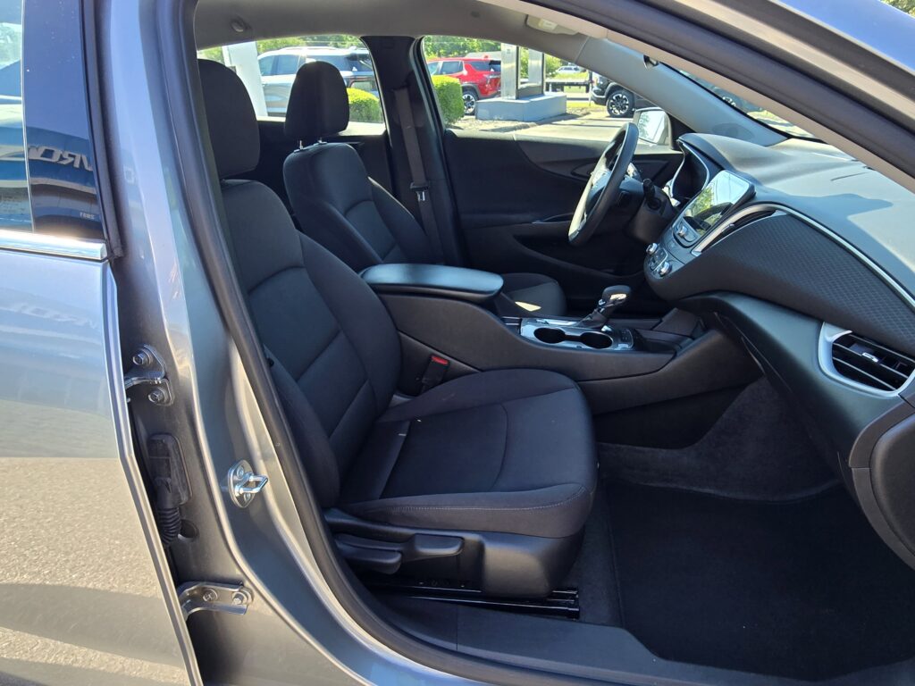 2024 Chevrolet Malibu LS