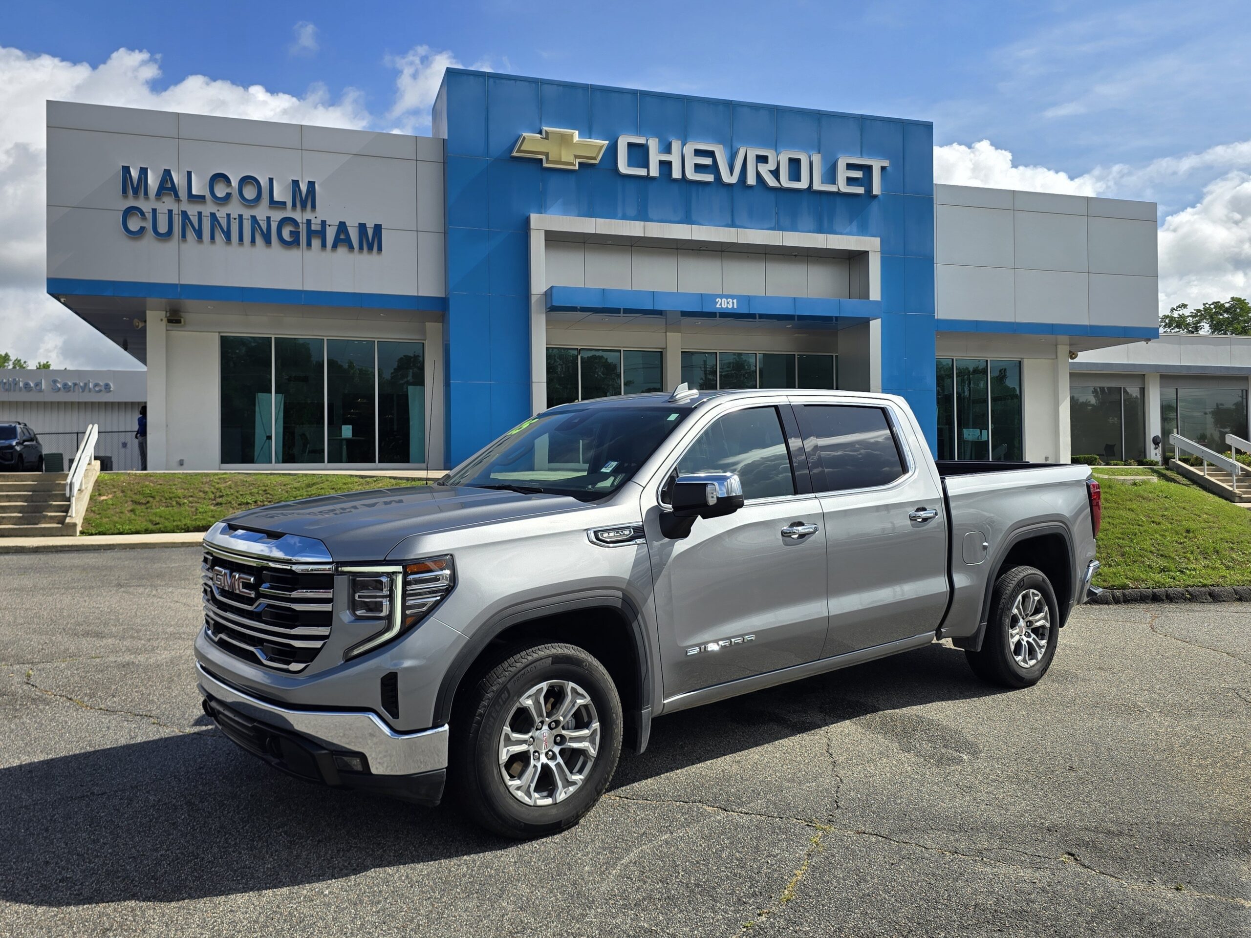 2025 GMC Sierra 1500 SLT