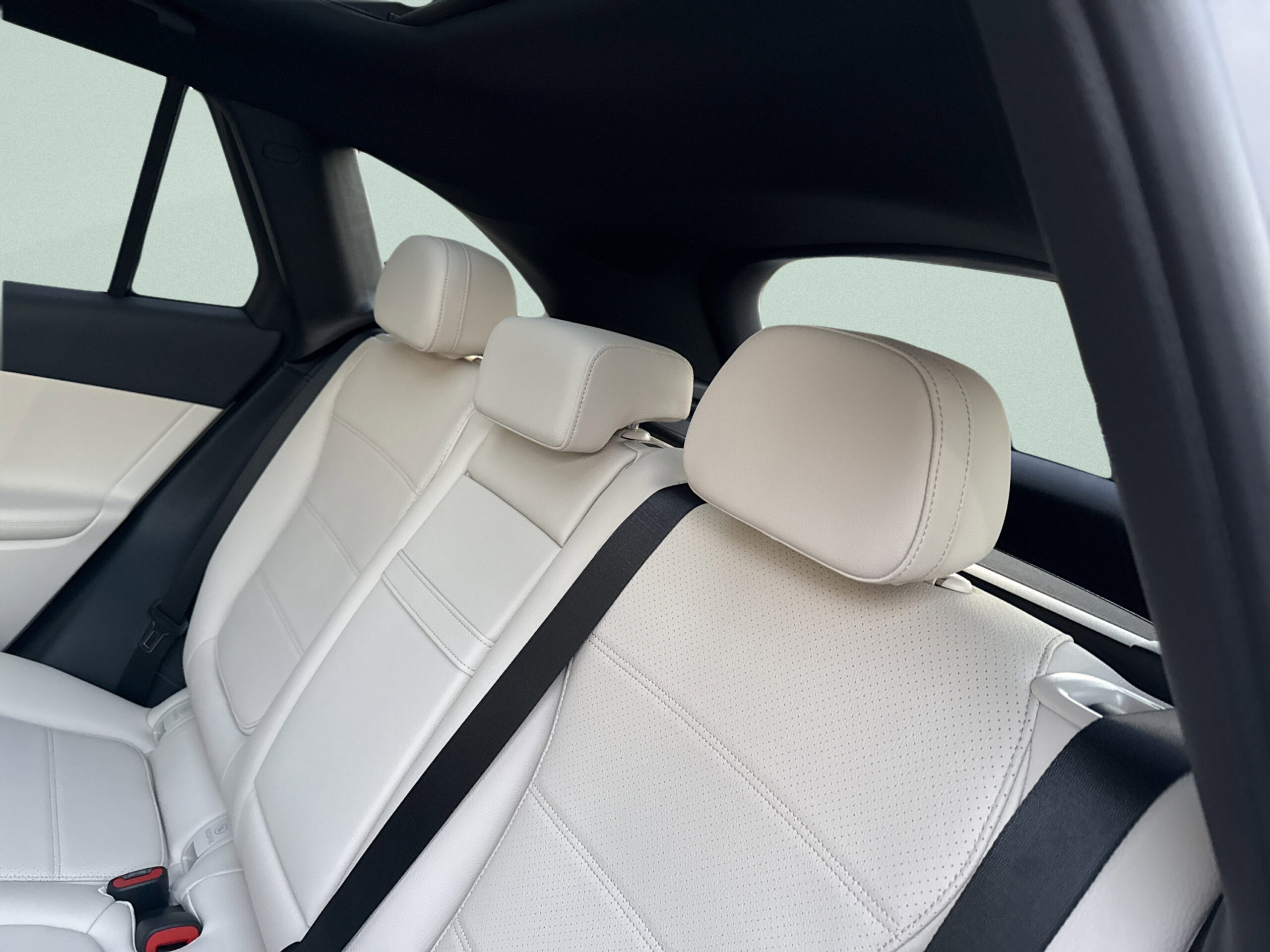 2026 Mercedes-Benz  GLC 300