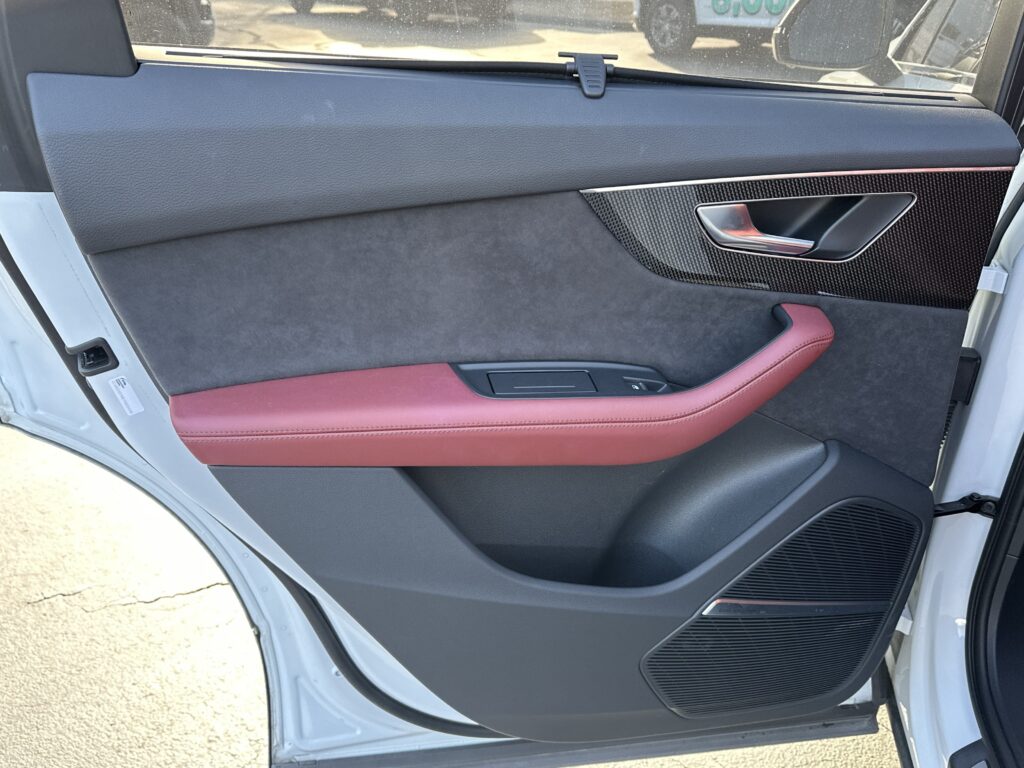2023 Audi SQ7 Premium Plus