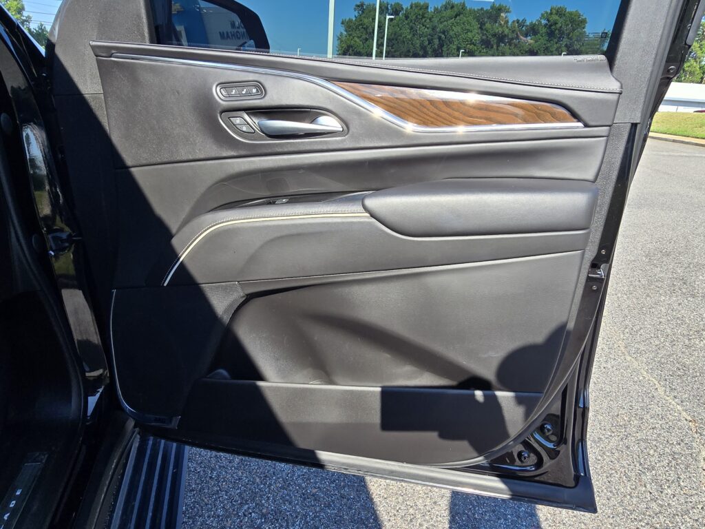 2023 Cadillac Escalade 4WD Sport Platinum