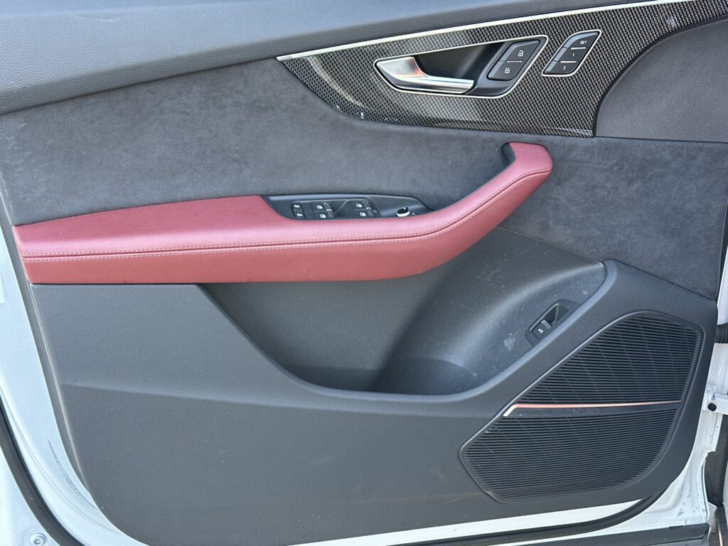 2023 Audi SQ7 Premium Plus