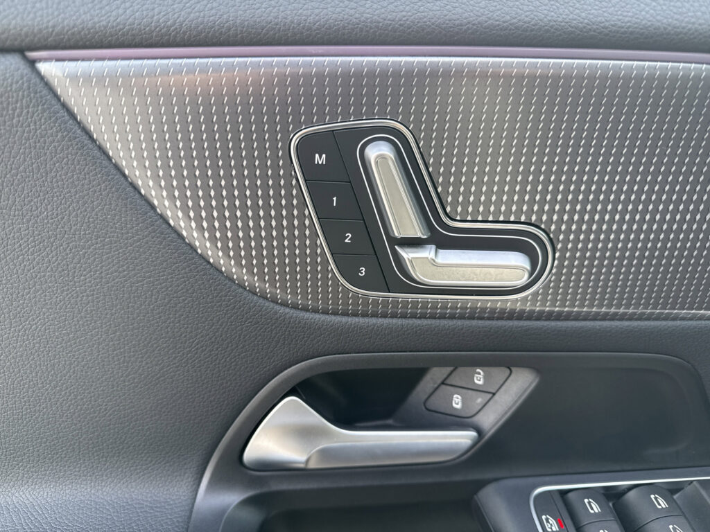 2023 Mercedes-Benz  GLA 250