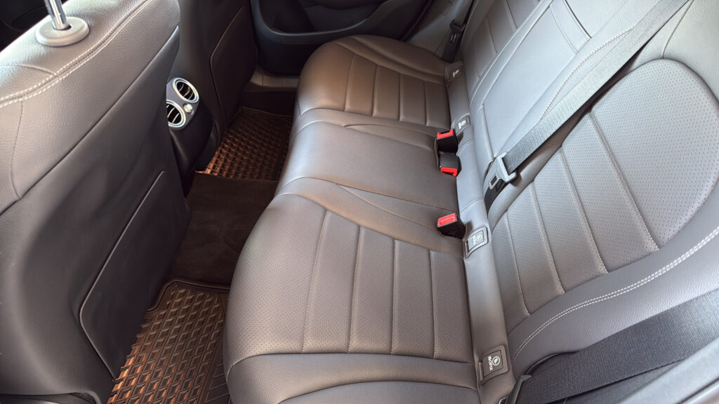 2021 Mercedes-Benz  GLC 300