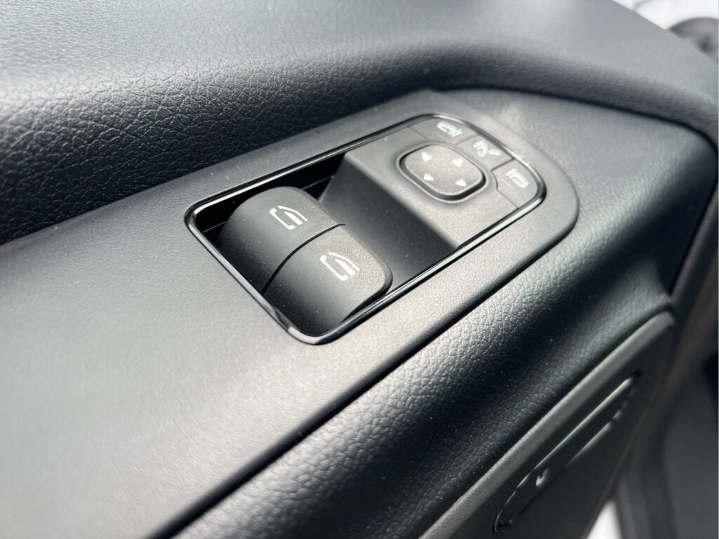 2024 Mercedes-Benz Sprinter Cargo Van LEONARD OUTFITTER 2500