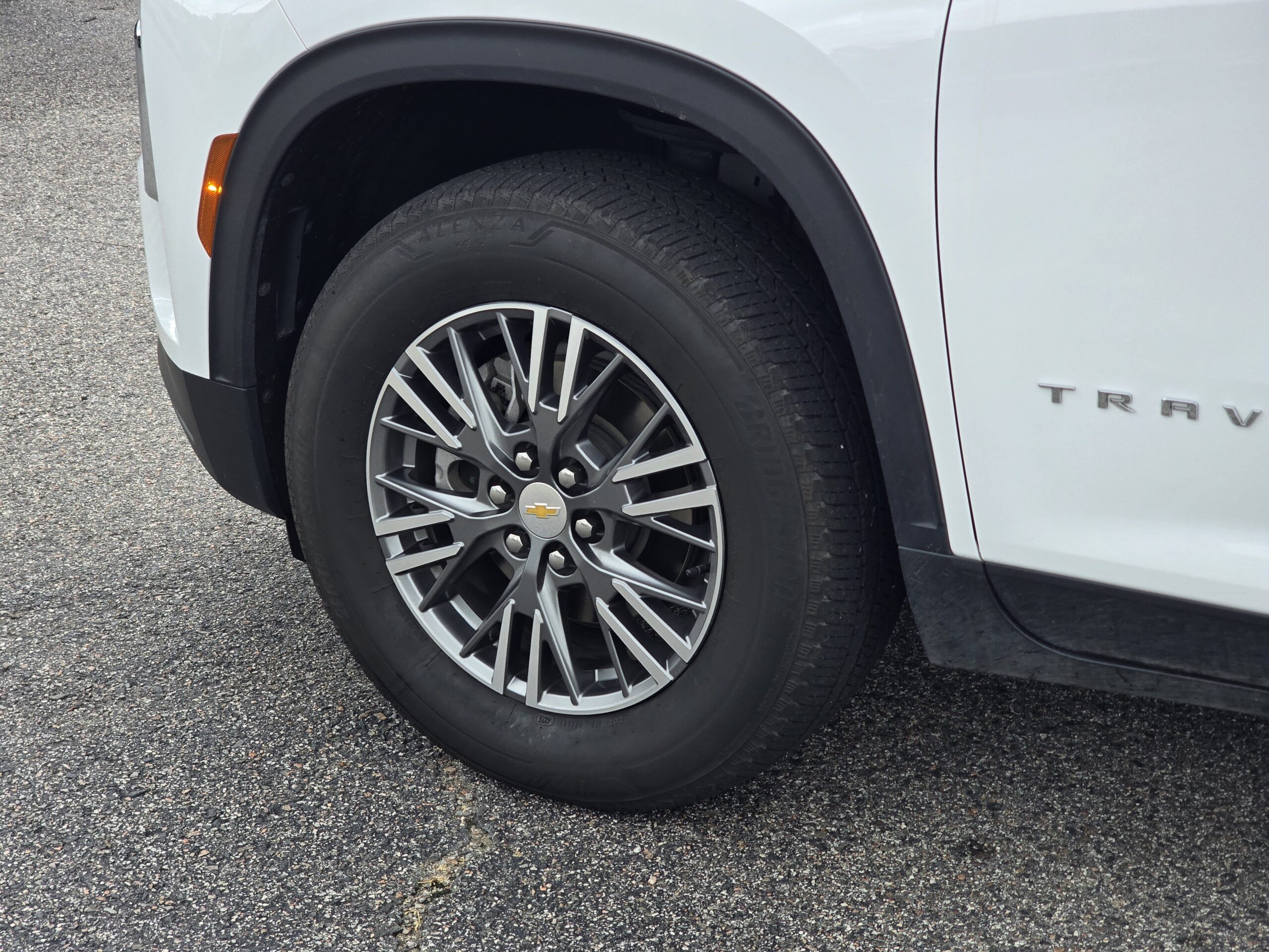 2025 Chevrolet Traverse FWD LT