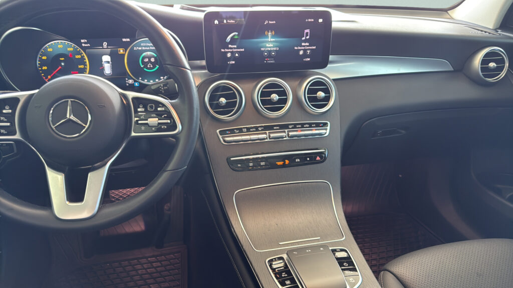 2021 Mercedes-Benz  GLC 300