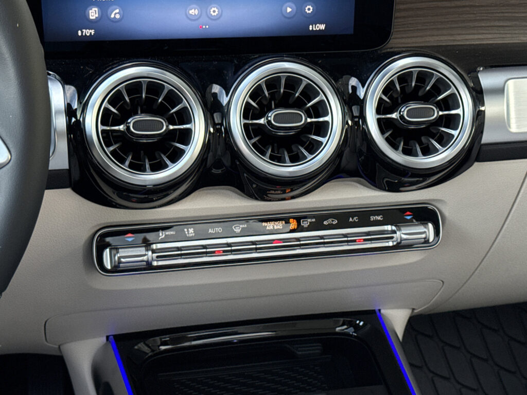 2026 Mercedes-Benz  GLB 250