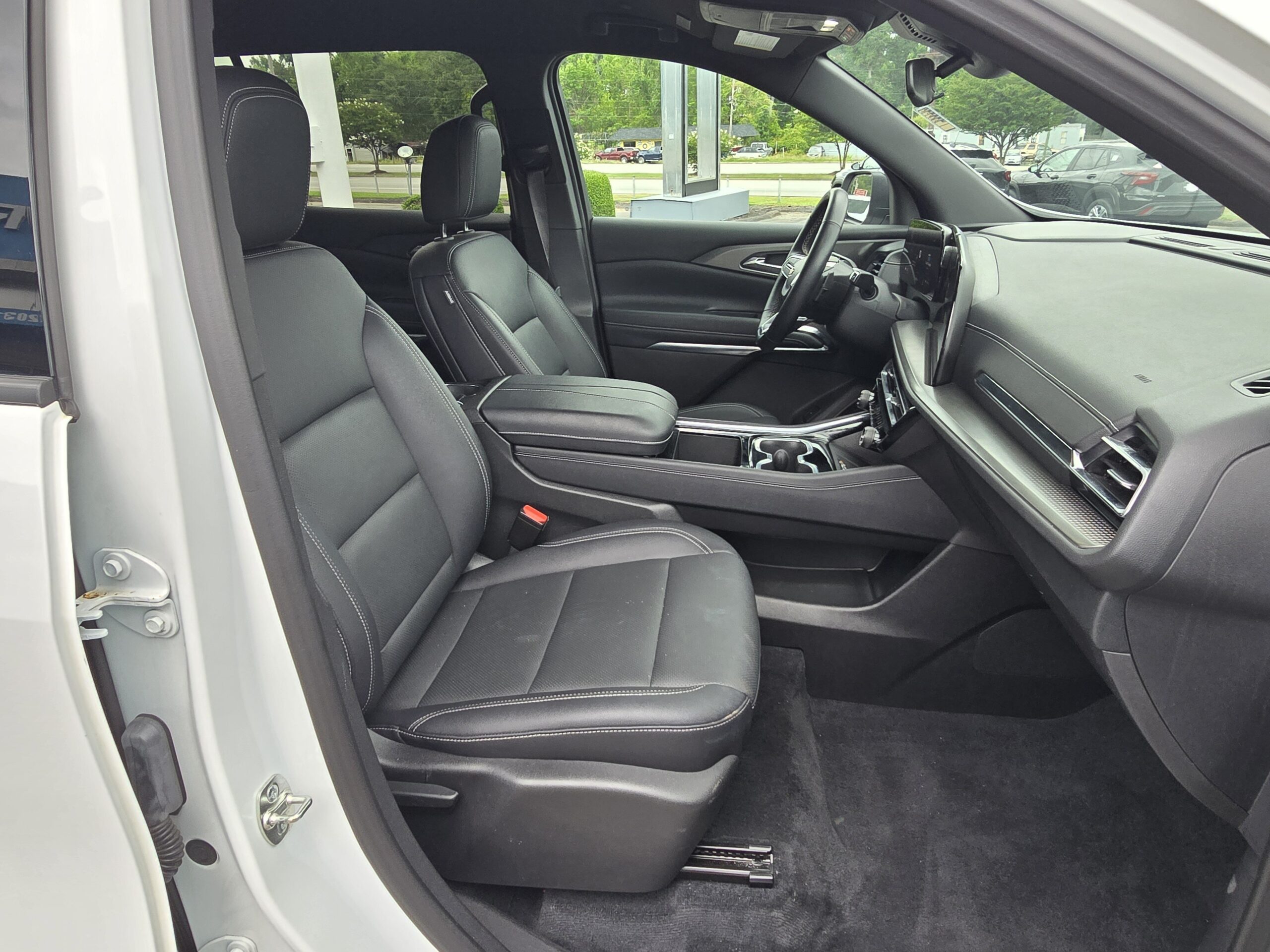 2025 Chevrolet Traverse FWD LT