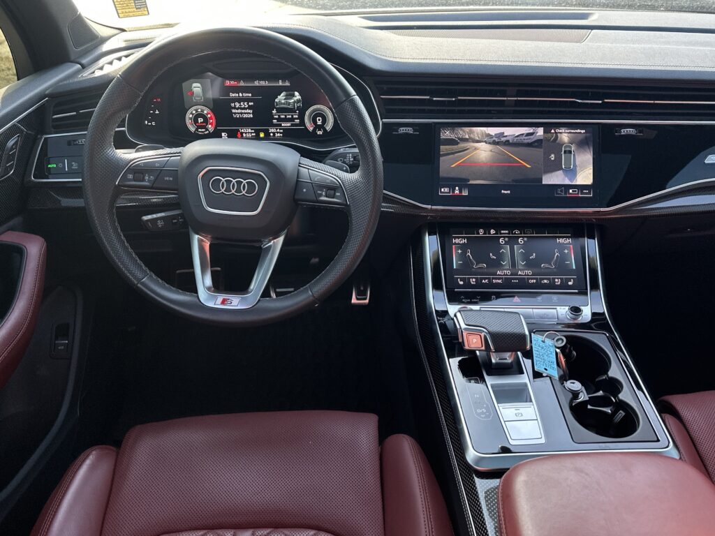 2023 Audi SQ7 Premium Plus