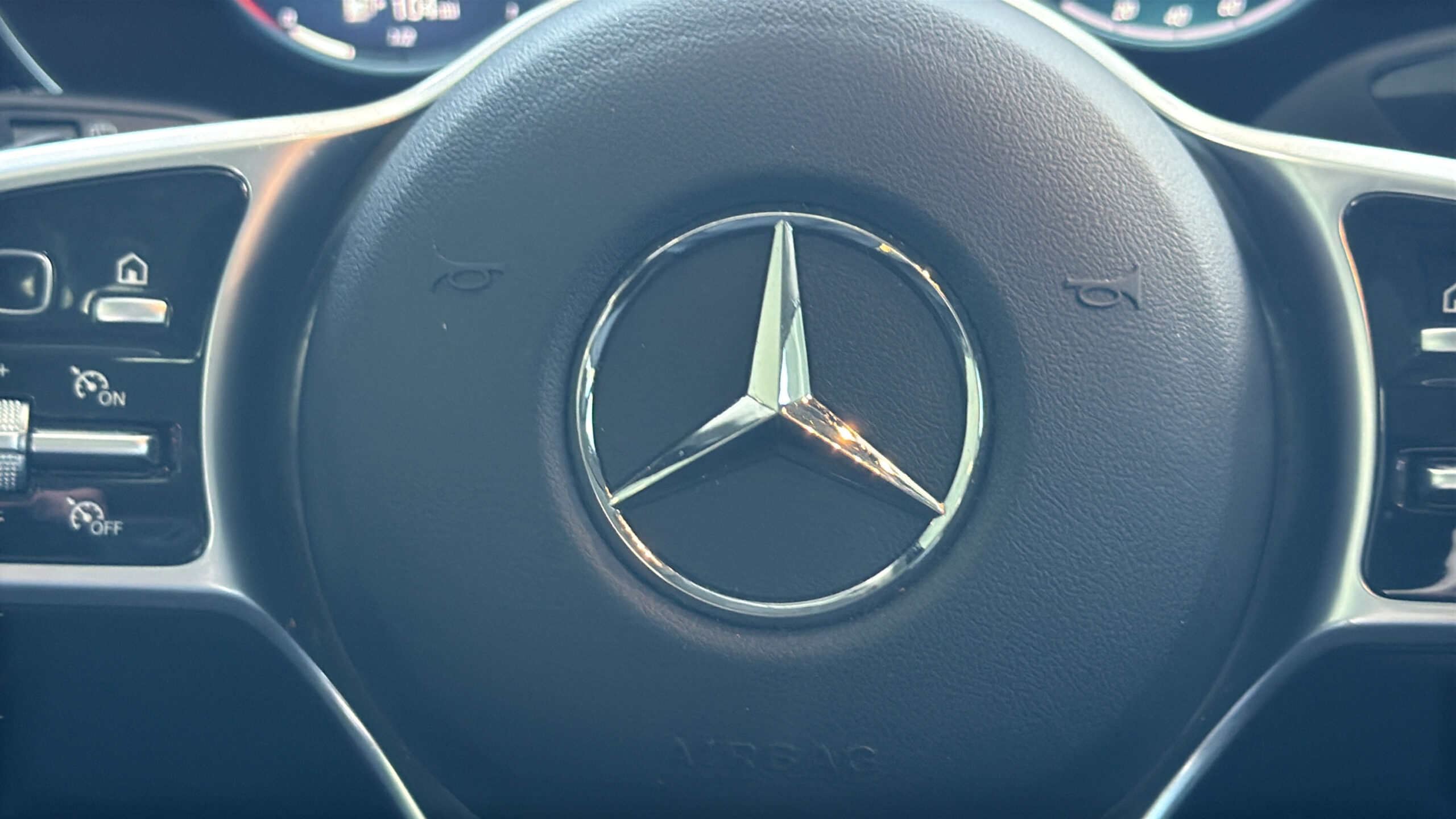 2021 Mercedes-Benz  GLC 300