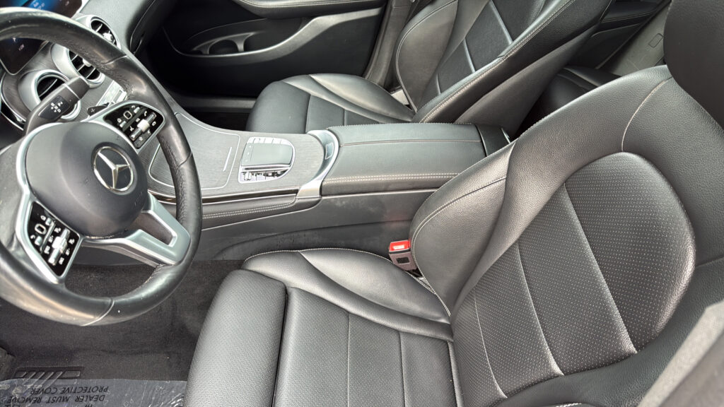 2021 Mercedes-Benz  GLC 300