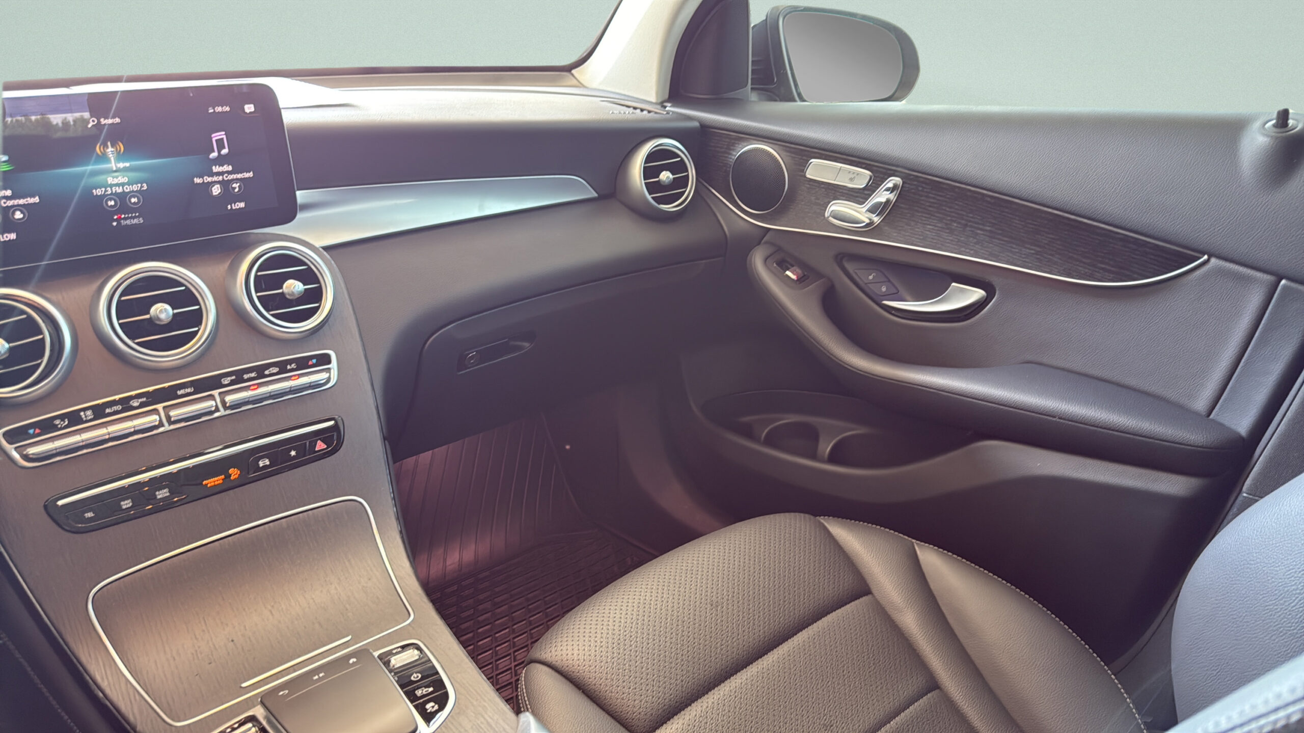 2021 Mercedes-Benz  GLC 300