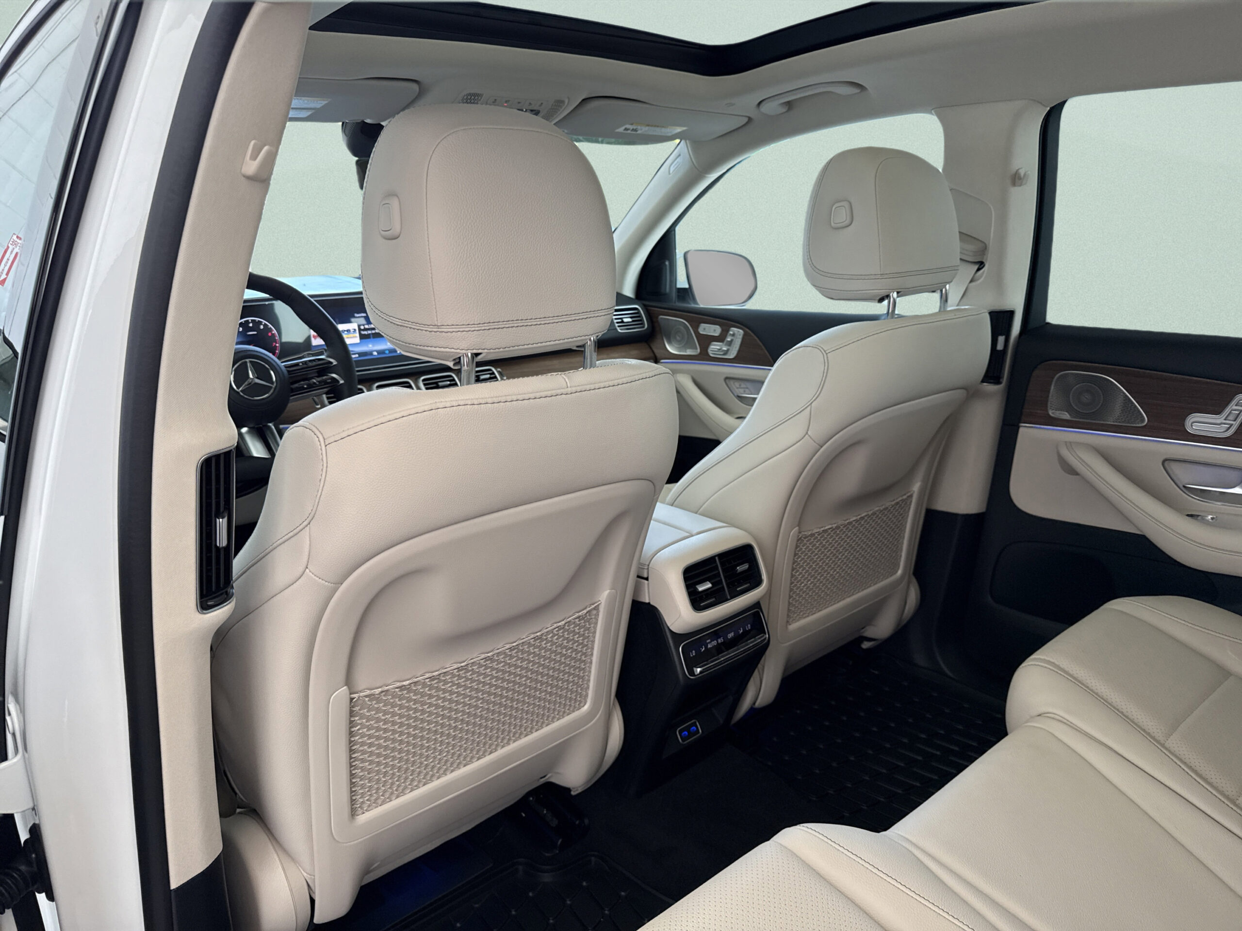 2026 Mercedes-Benz  GLS 450