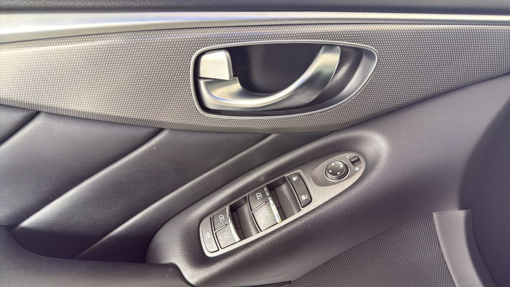 2015 INFINITI Q50 Premium