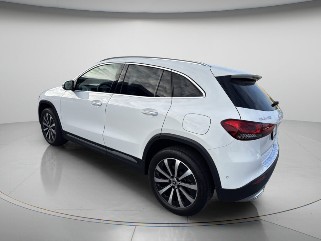 2023 Mercedes-Benz  GLA 250