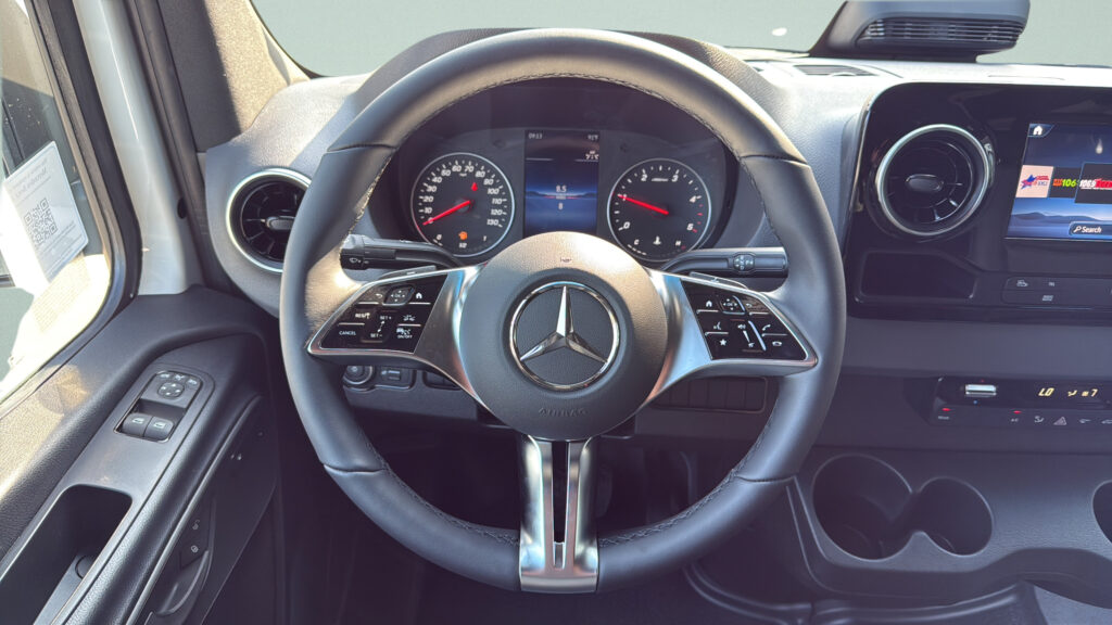 2026 Mercedes-Benz 2026DPVH2L