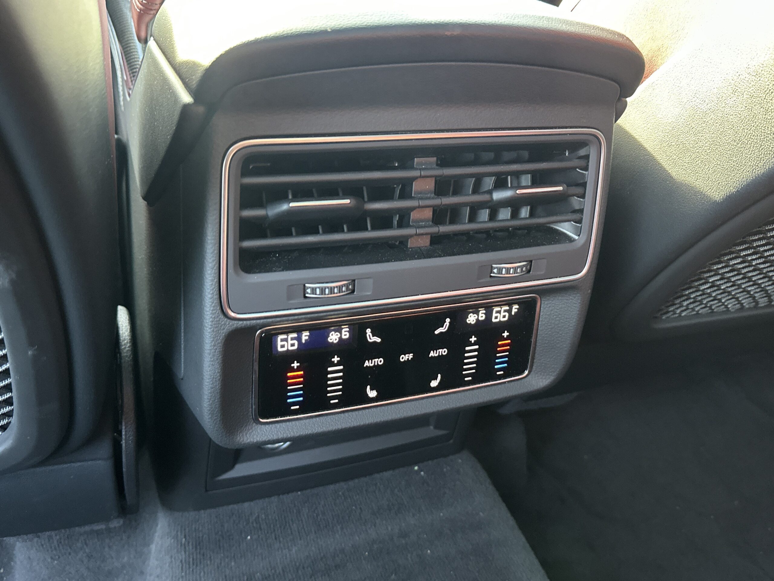 2023 Audi SQ7 Premium Plus