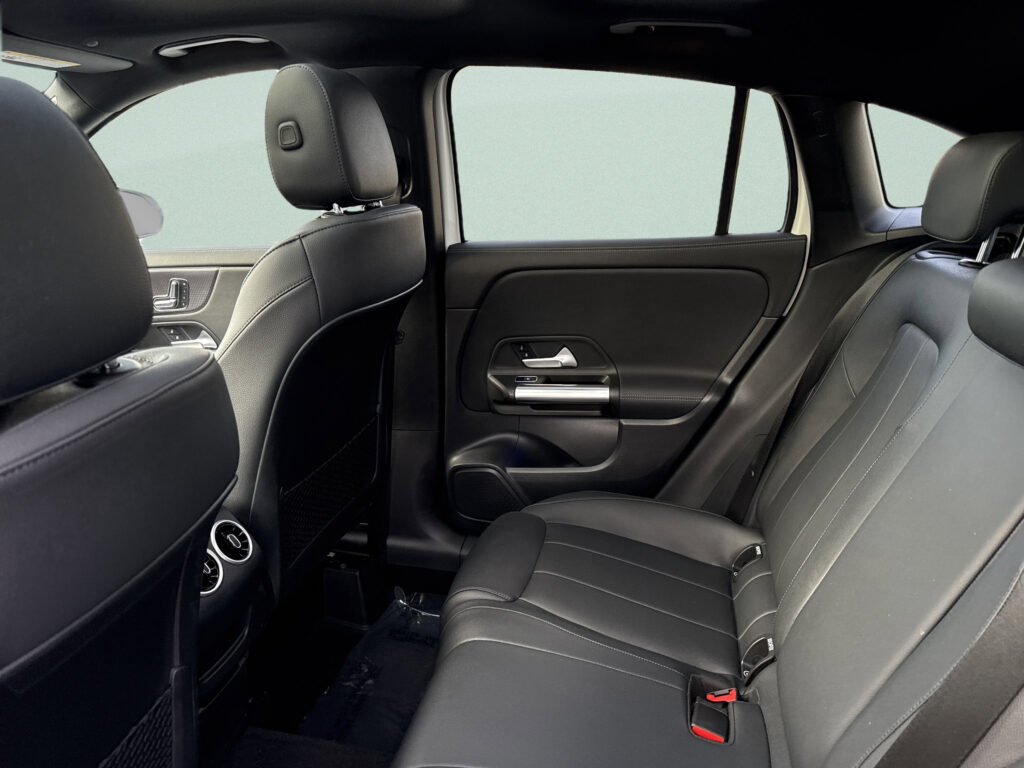 2023 Mercedes-Benz  GLA 250
