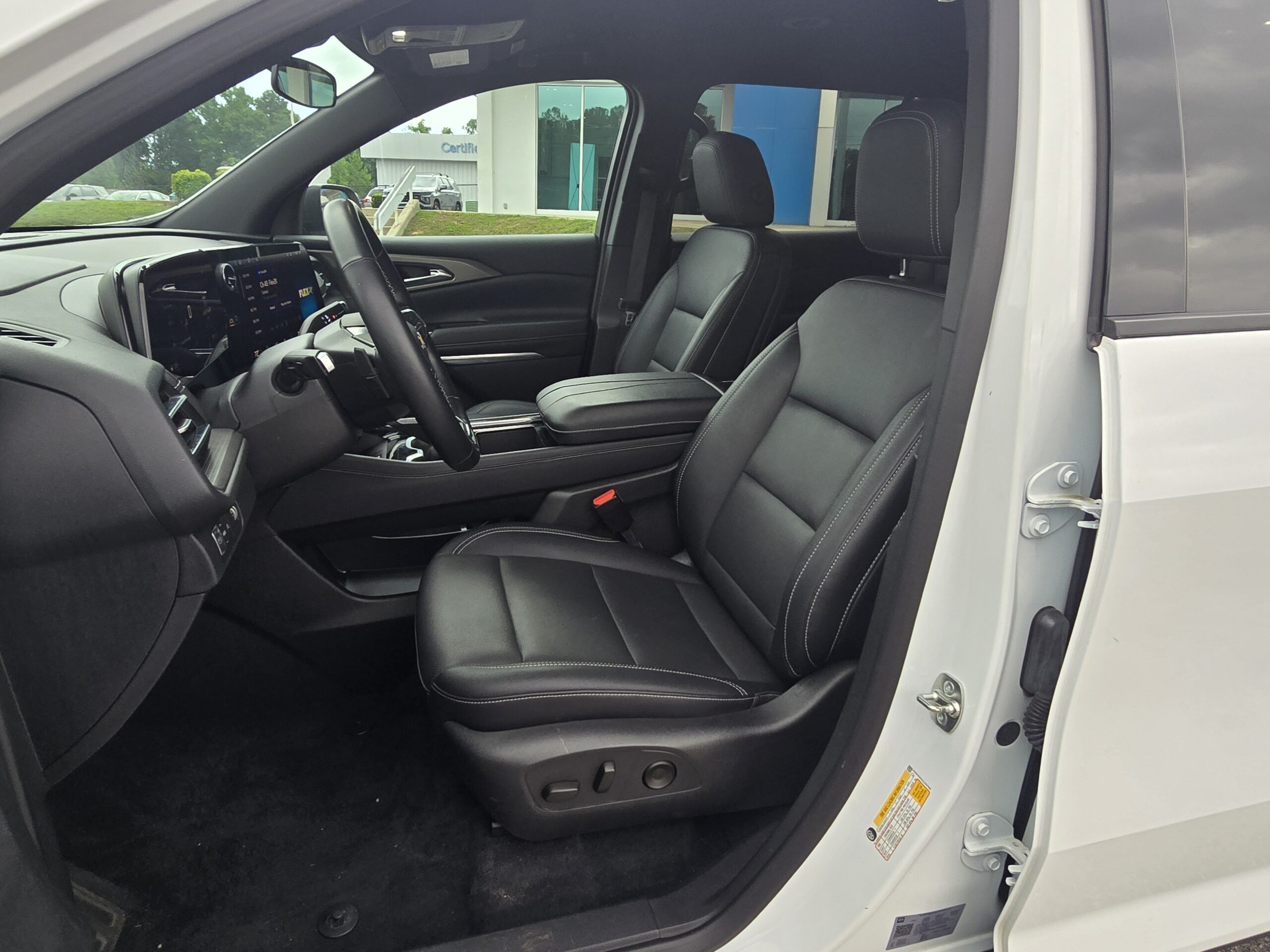 2025 Chevrolet Traverse FWD LT