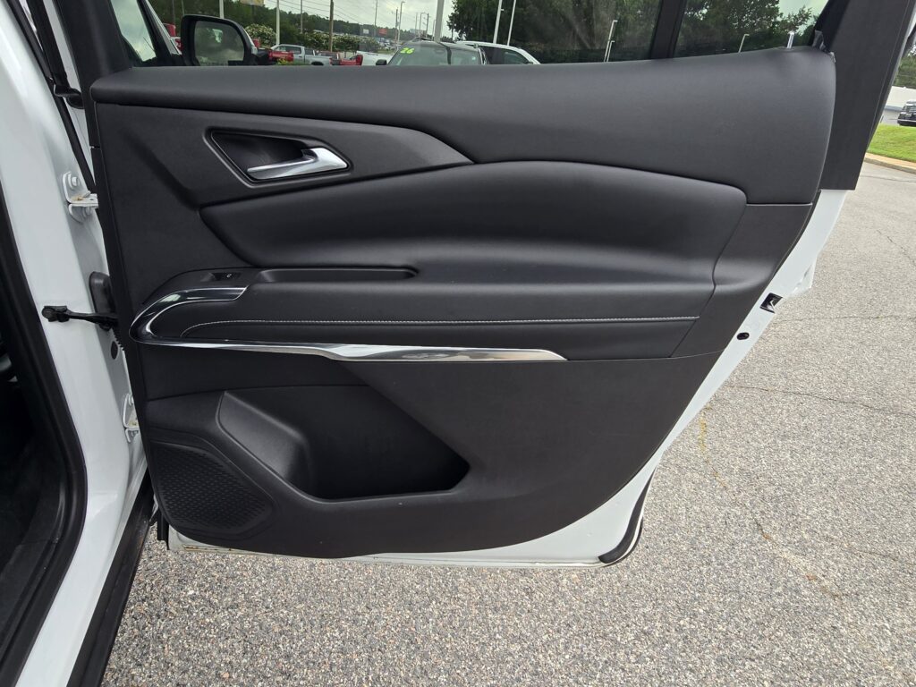 2025 Chevrolet Traverse FWD LT