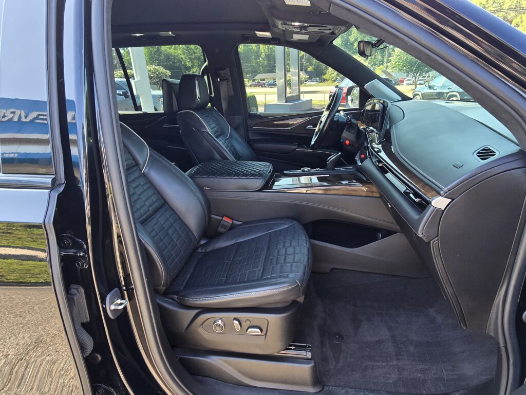 2023 Cadillac Escalade 4WD Sport Platinum