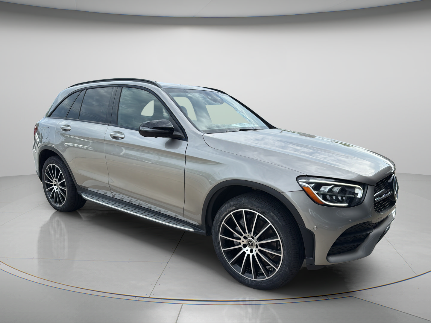 2021 Mercedes-Benz  GLC 300