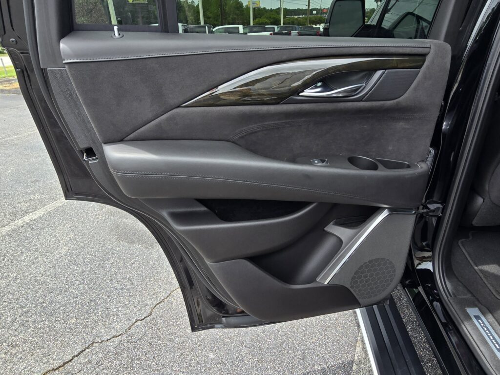 2017 Cadillac Escalade Platinum