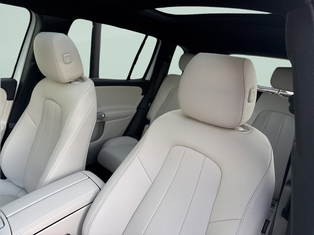 2026 Mercedes-Benz  GLB 250