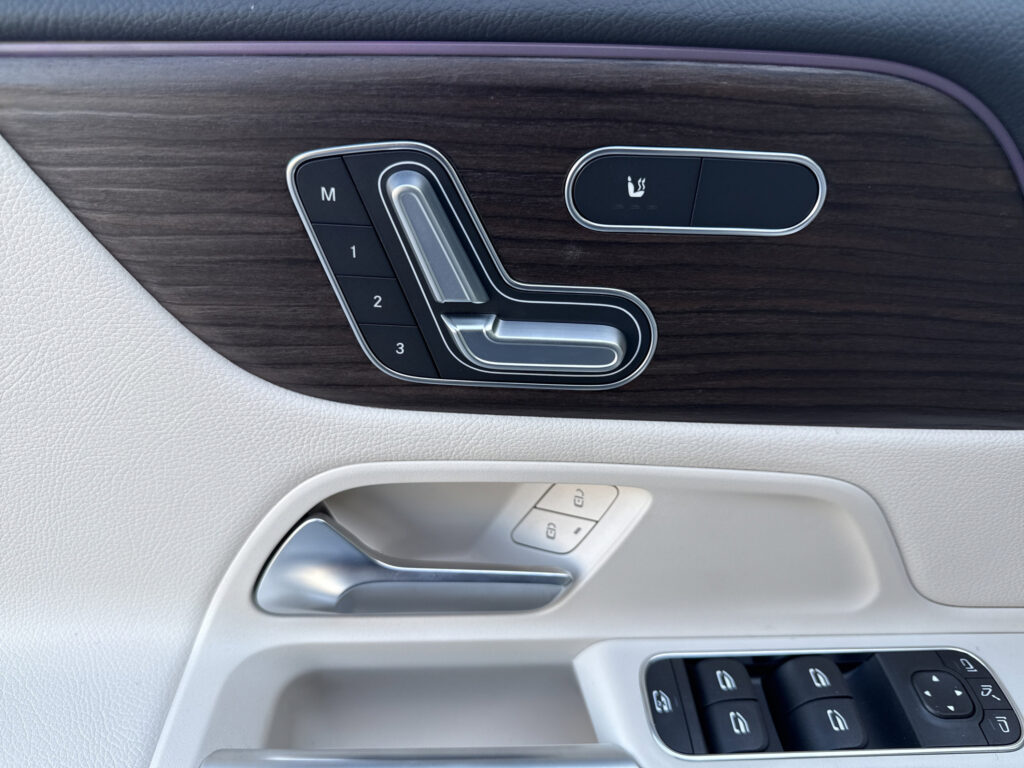 2026 Mercedes-Benz  GLB 250