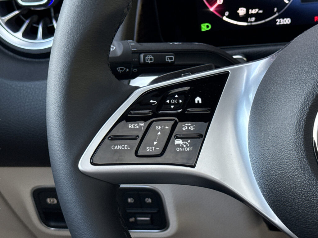 2026 Mercedes-Benz  GLB 250