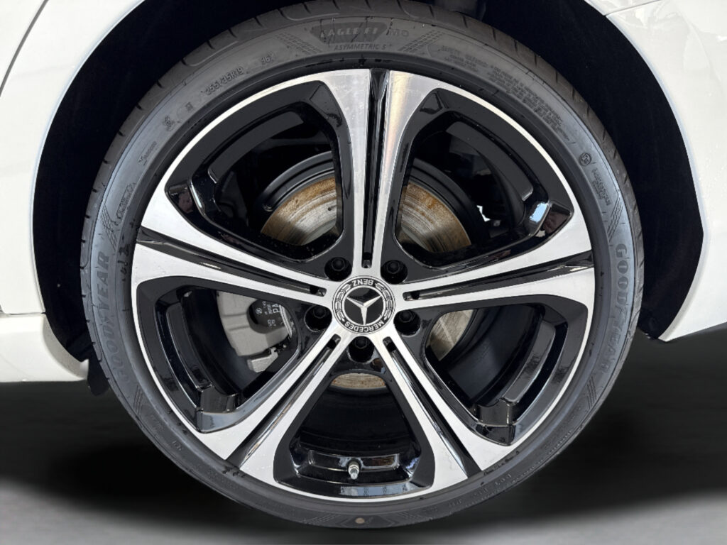 2026 Mercedes-Benz  C 300