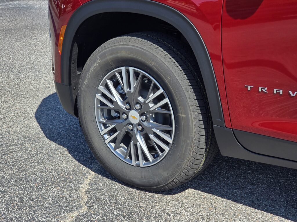 2026 Chevrolet Traverse FWD LT