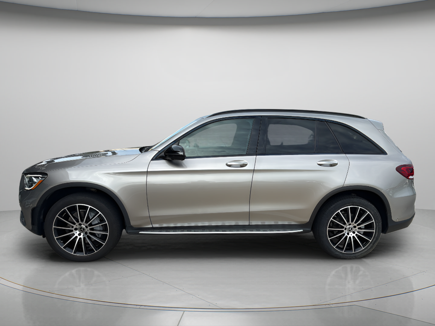 2021 Mercedes-Benz  GLC 300