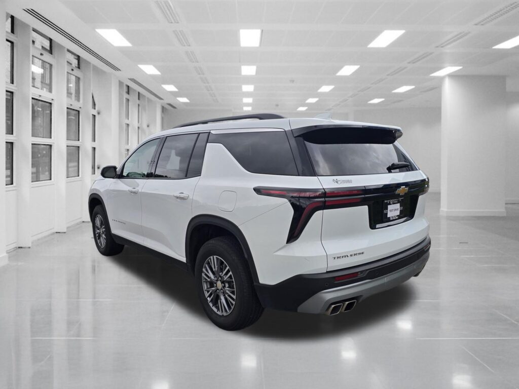 2025 Chevrolet Traverse FWD LT