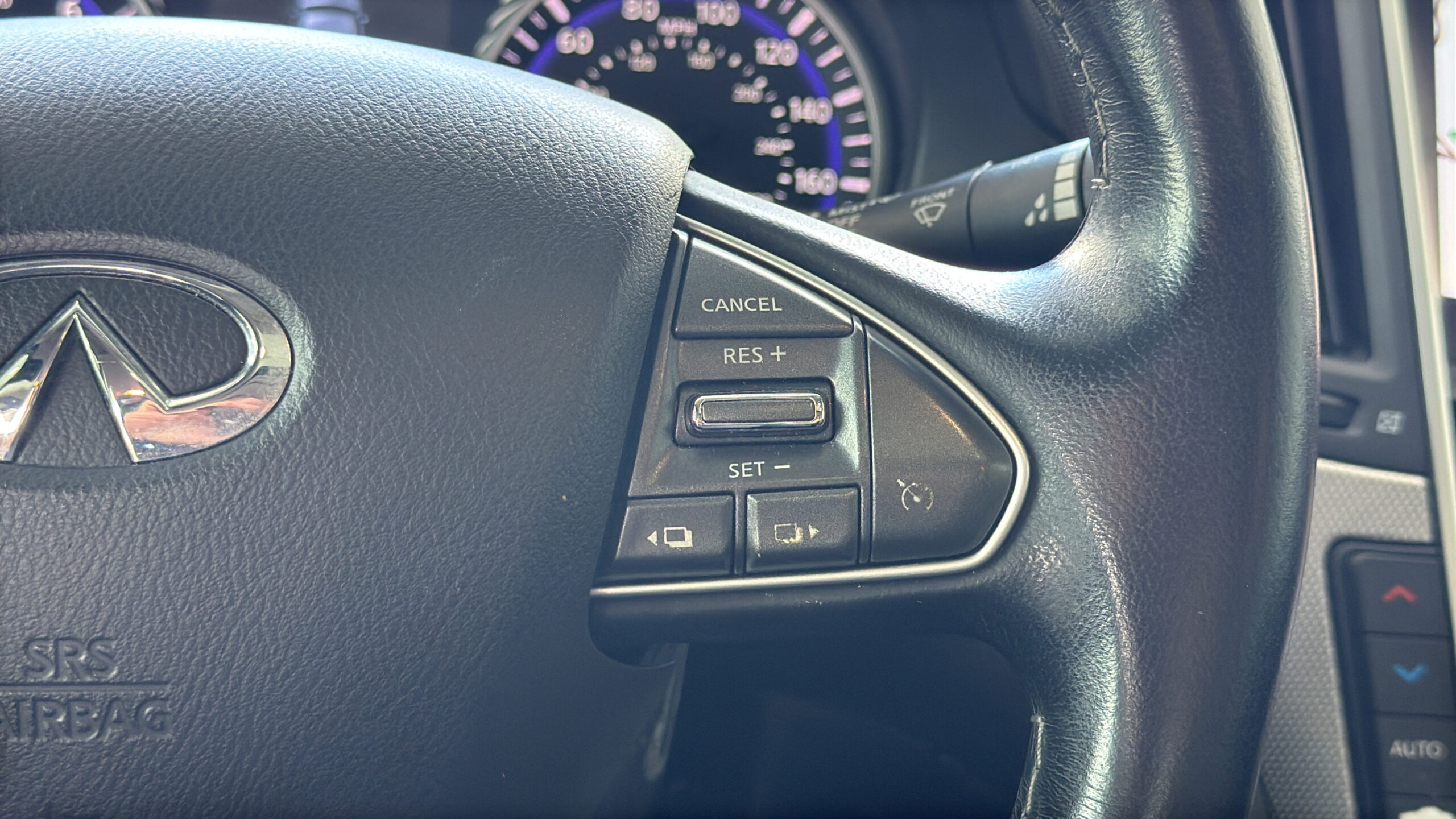2015 INFINITI Q50 Premium