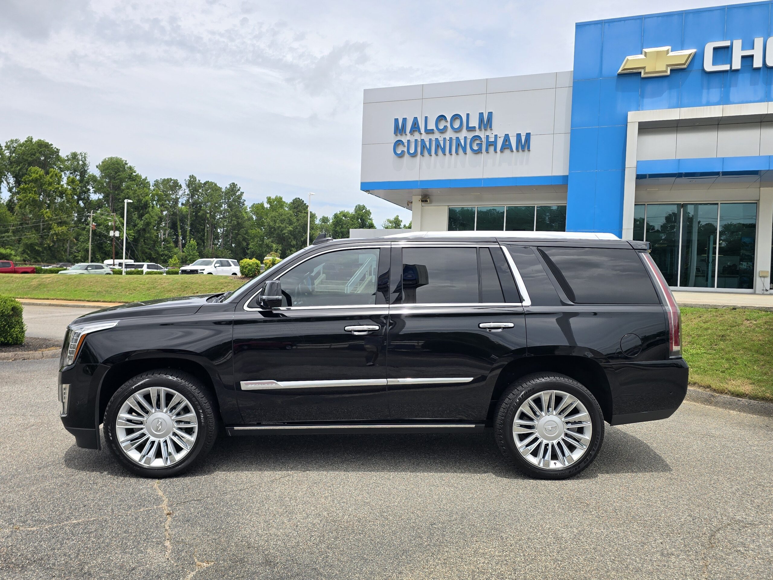 2017 Cadillac Escalade Platinum