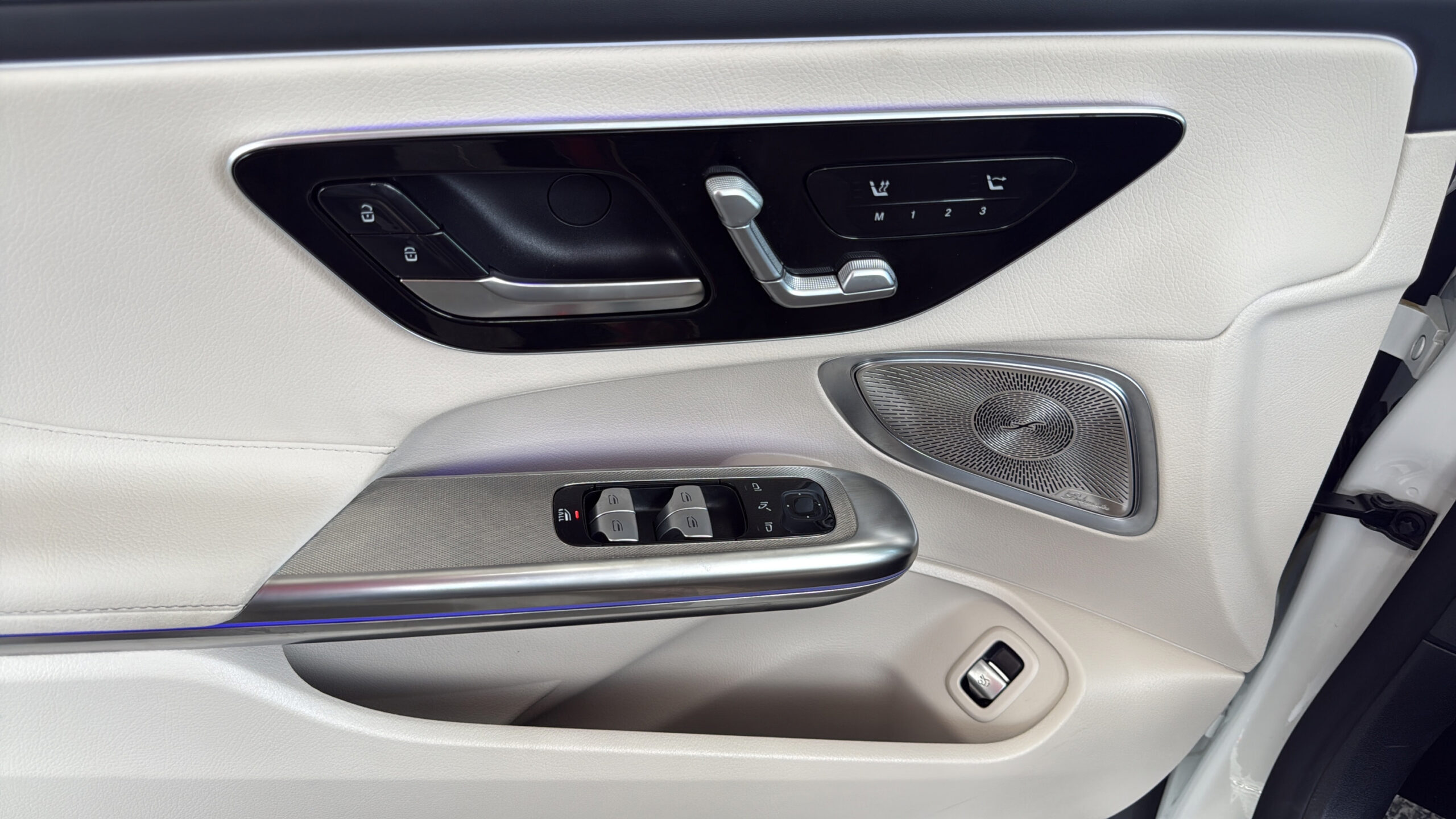 2026 Mercedes-Benz  CLE 300