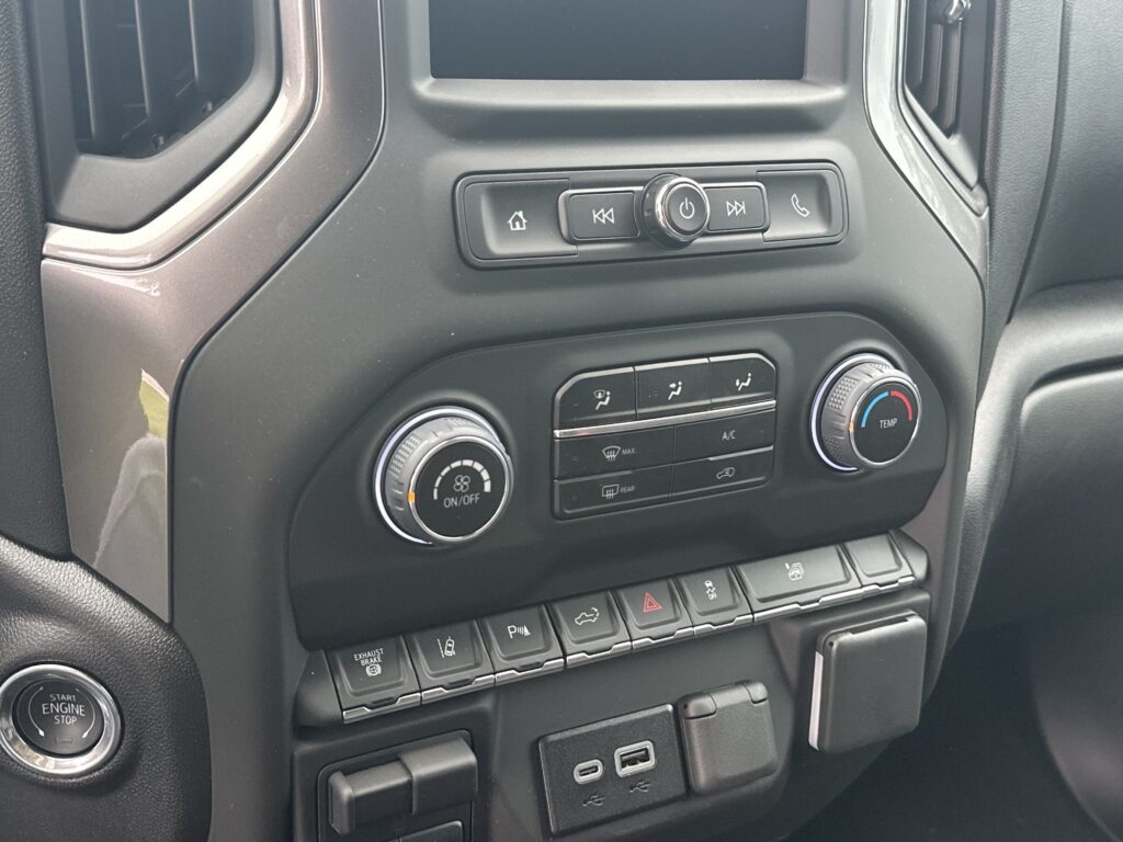 2025 Chevrolet Silverado 2500HD Custom