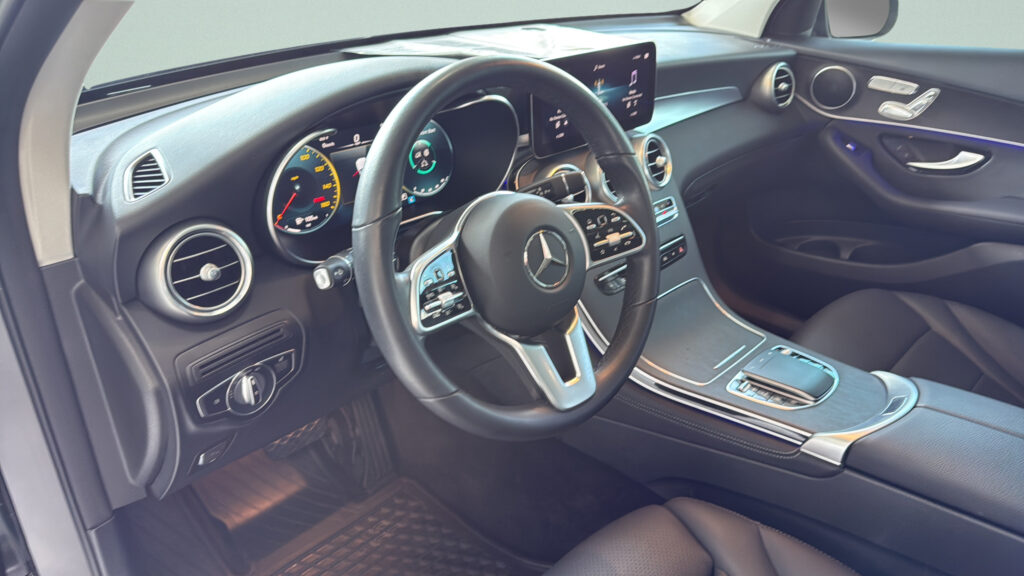 2021 Mercedes-Benz  GLC 300