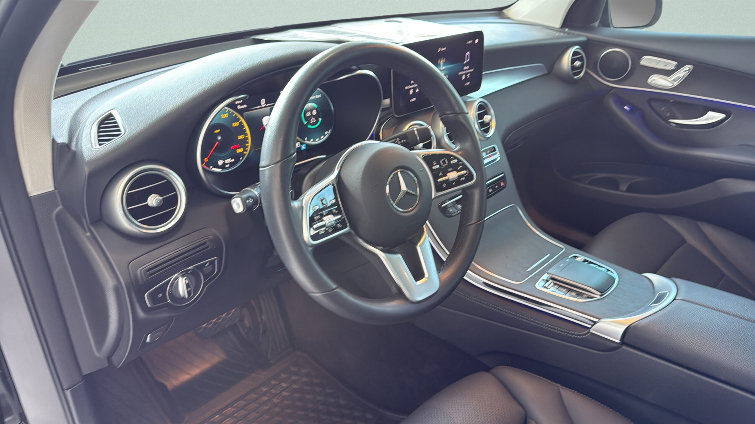2021 Mercedes-Benz  GLC 300