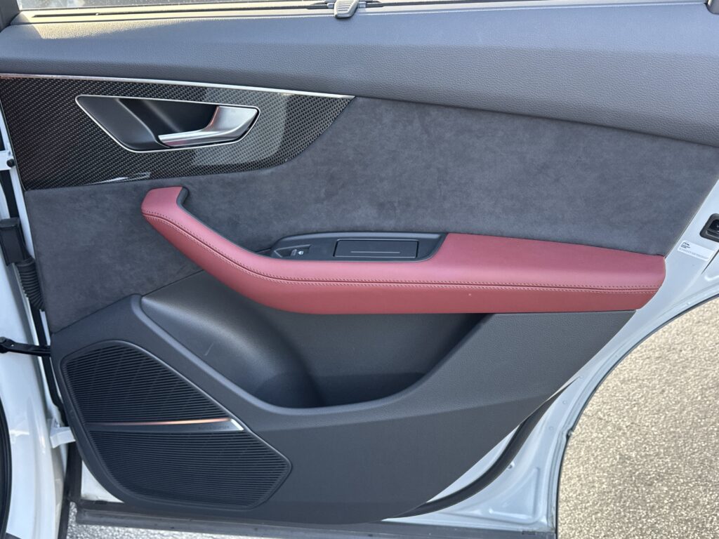 2023 Audi SQ7 Premium Plus