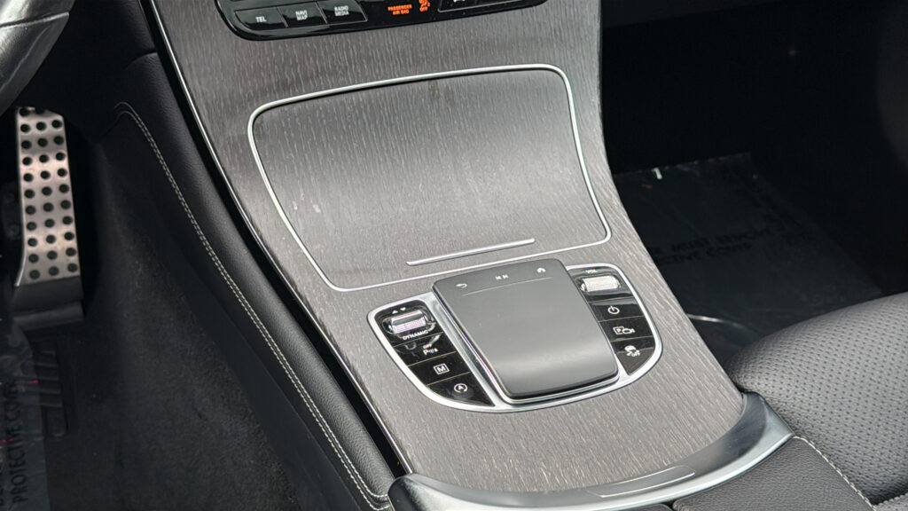 2021 Mercedes-Benz  GLC 300