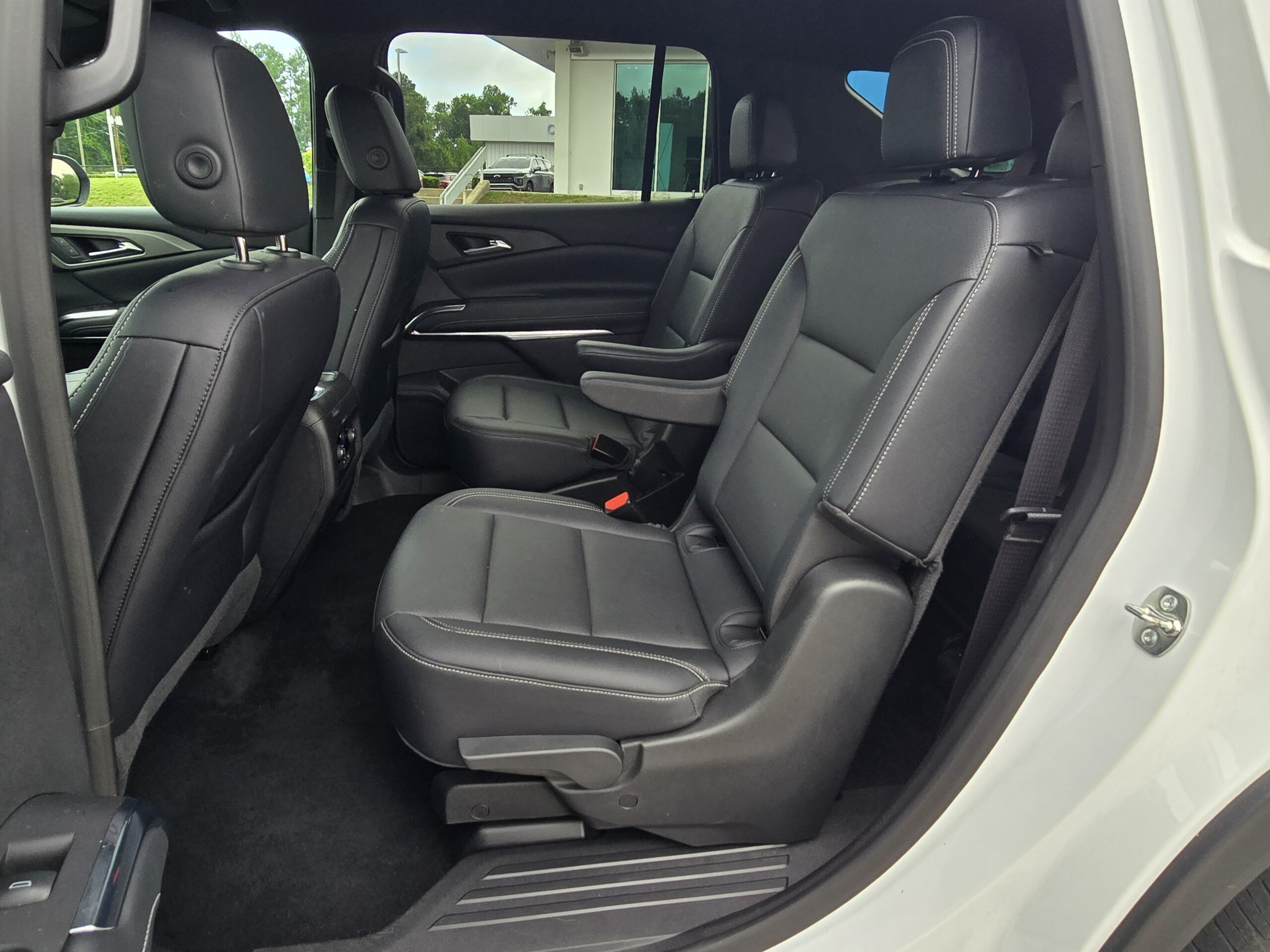 2025 Chevrolet Traverse FWD LT