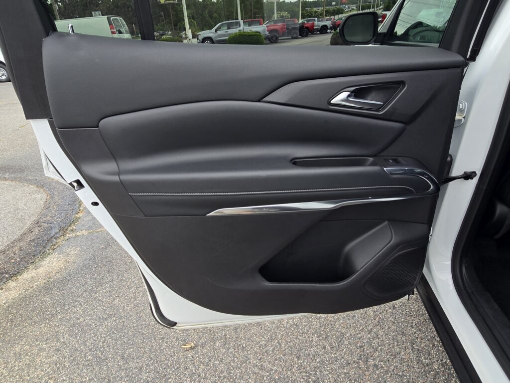 2025 Chevrolet Traverse FWD LT