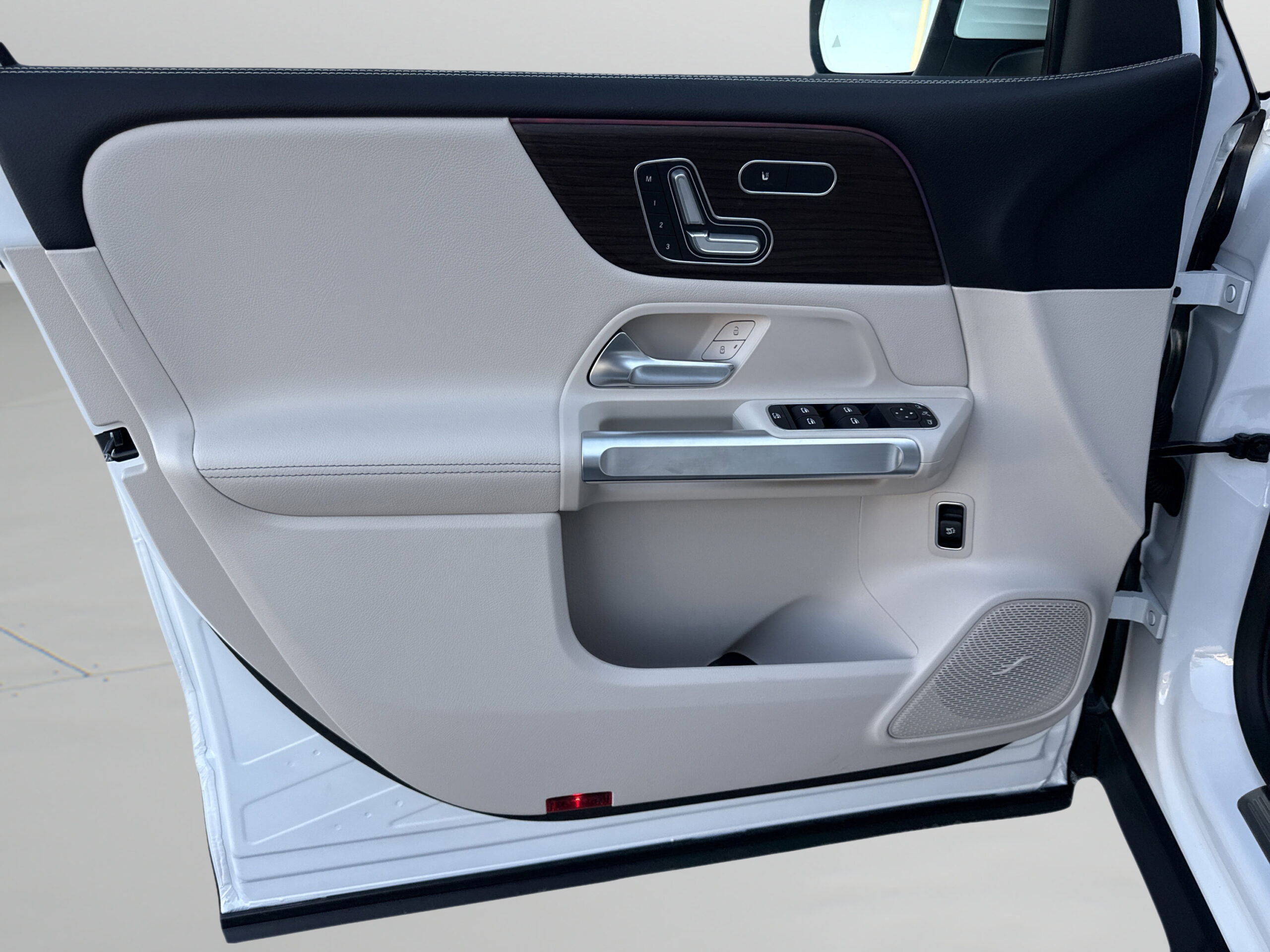 2026 Mercedes-Benz  GLB 250