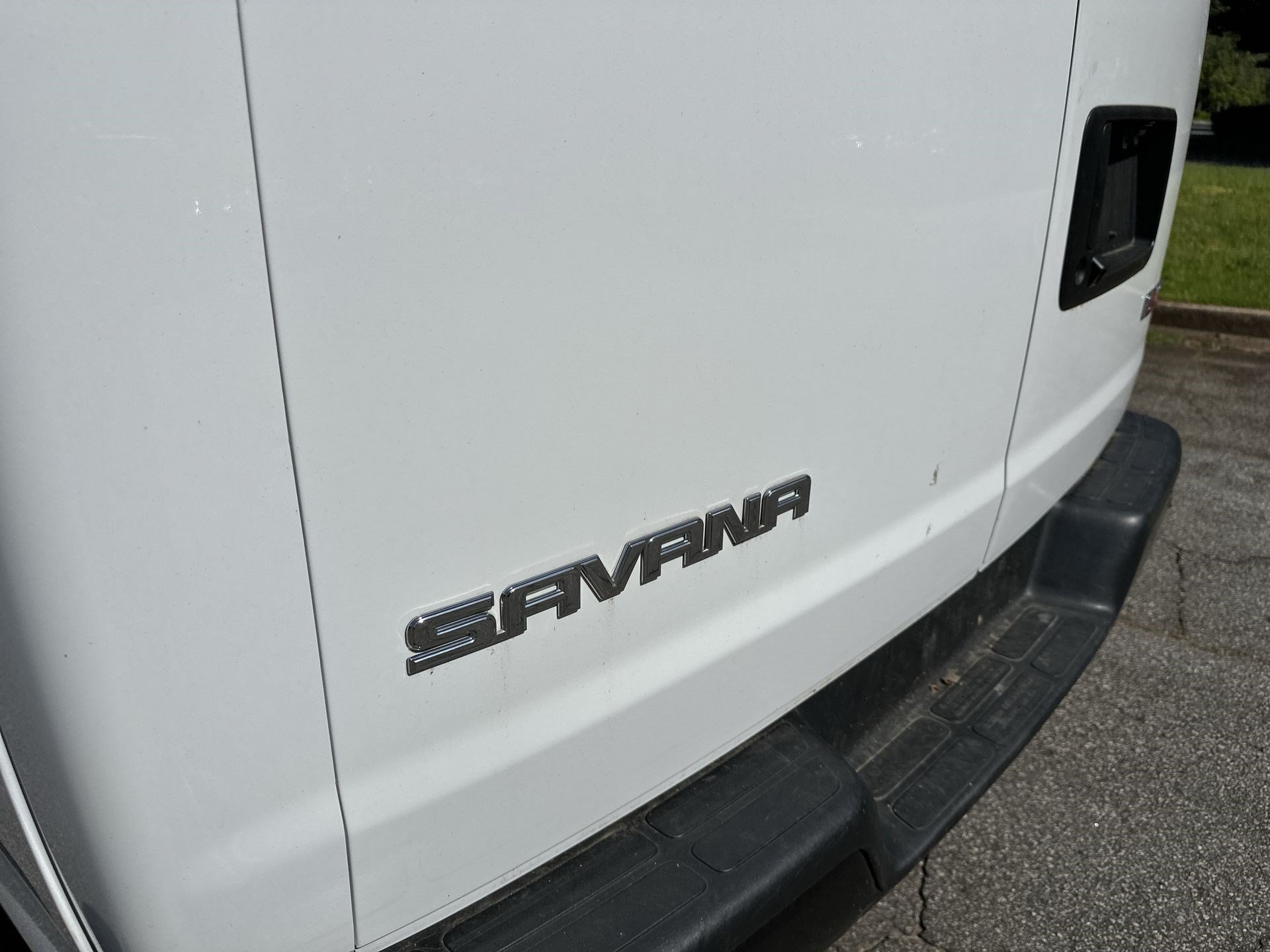 2023 GMC Savana Cargo Van