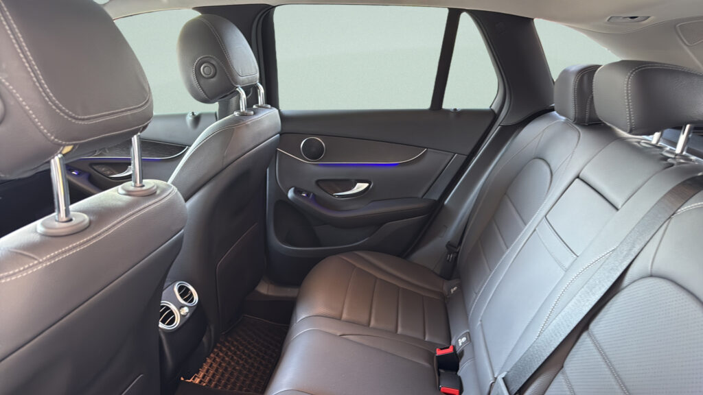 2021 Mercedes-Benz  GLC 300